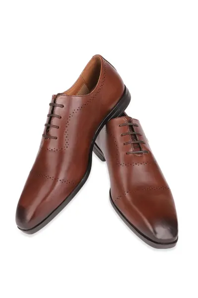 Louis Philippe Leather Breathable Lining Material Anti Slip at ₹1,689