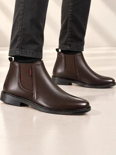 Boots at ₹498