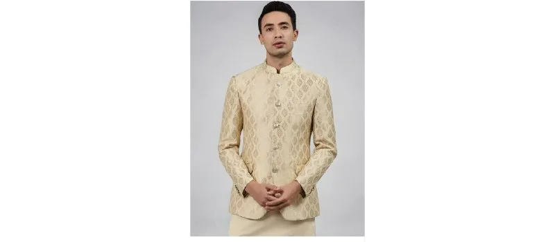 MANQ Men's Blazer at ₹999