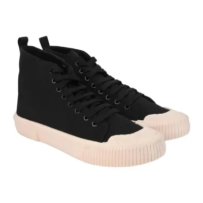 Sneakers at ₹589