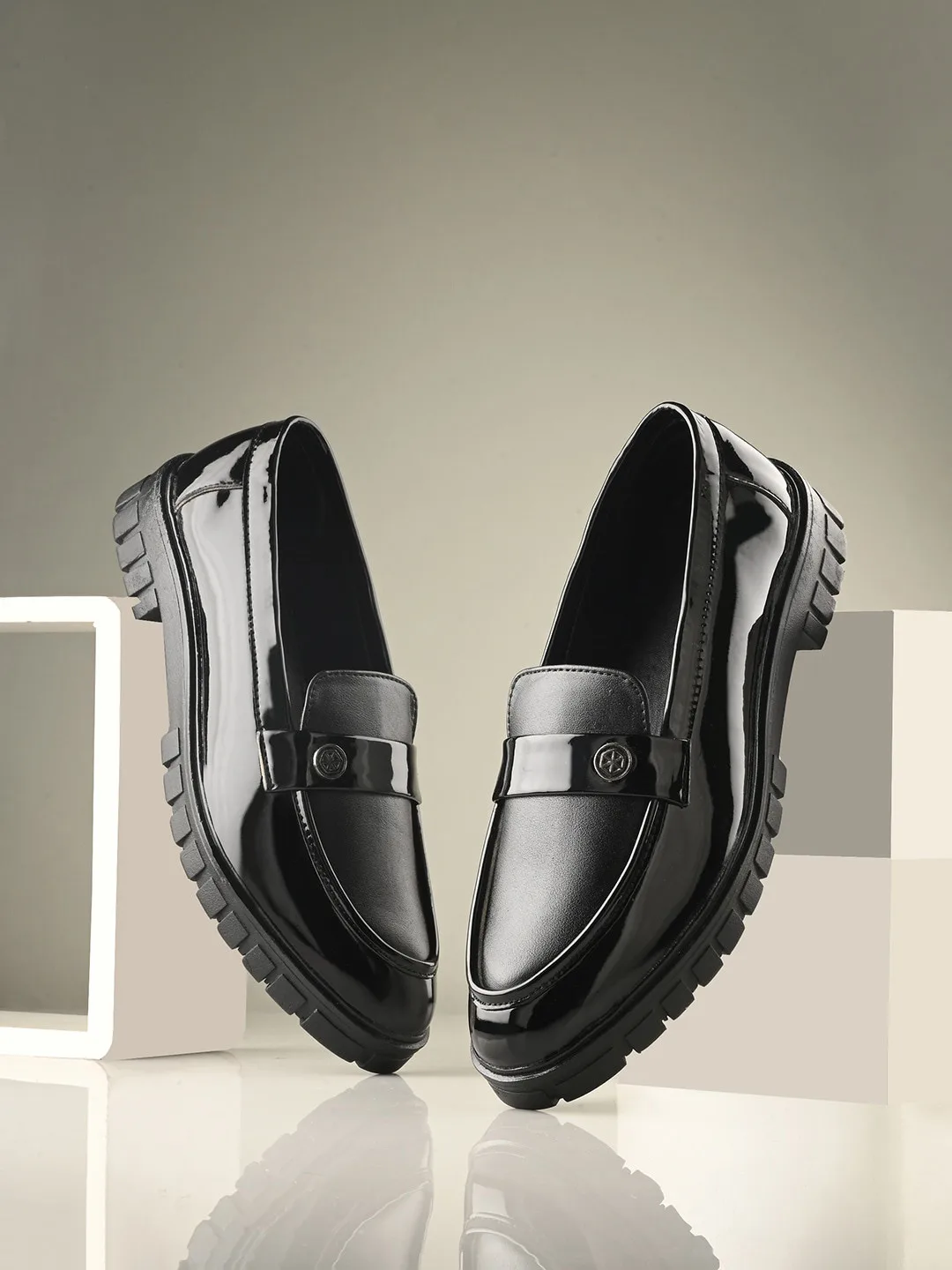 Loafers at ₹641