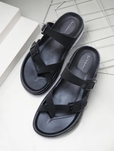 Sandals at ₹595