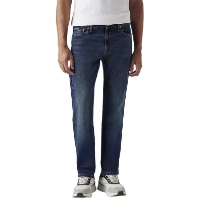 Levi's Men's Straight Fit Mid Rise Jeans at ₹899